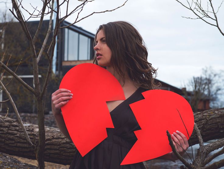 How long does it take to get over someone? Expert answers & advice.