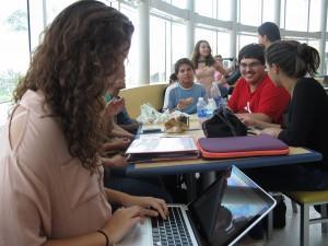 I do online school and I have no friends, What should I do? Expert answers & advice.