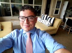 User Profile: 6DegreesForward
