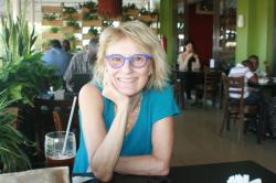 Profile: AuntieYes