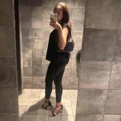 User Profile: creativeBanana5086