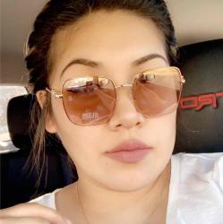 User Profile: independentClementine6064