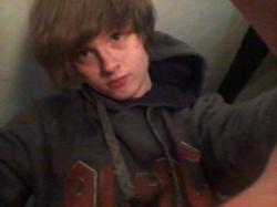 User Profile: MakeAWishWhenYourChildhoodDiesHearTheKnockWhenSheCriesWereAllAloneTonight